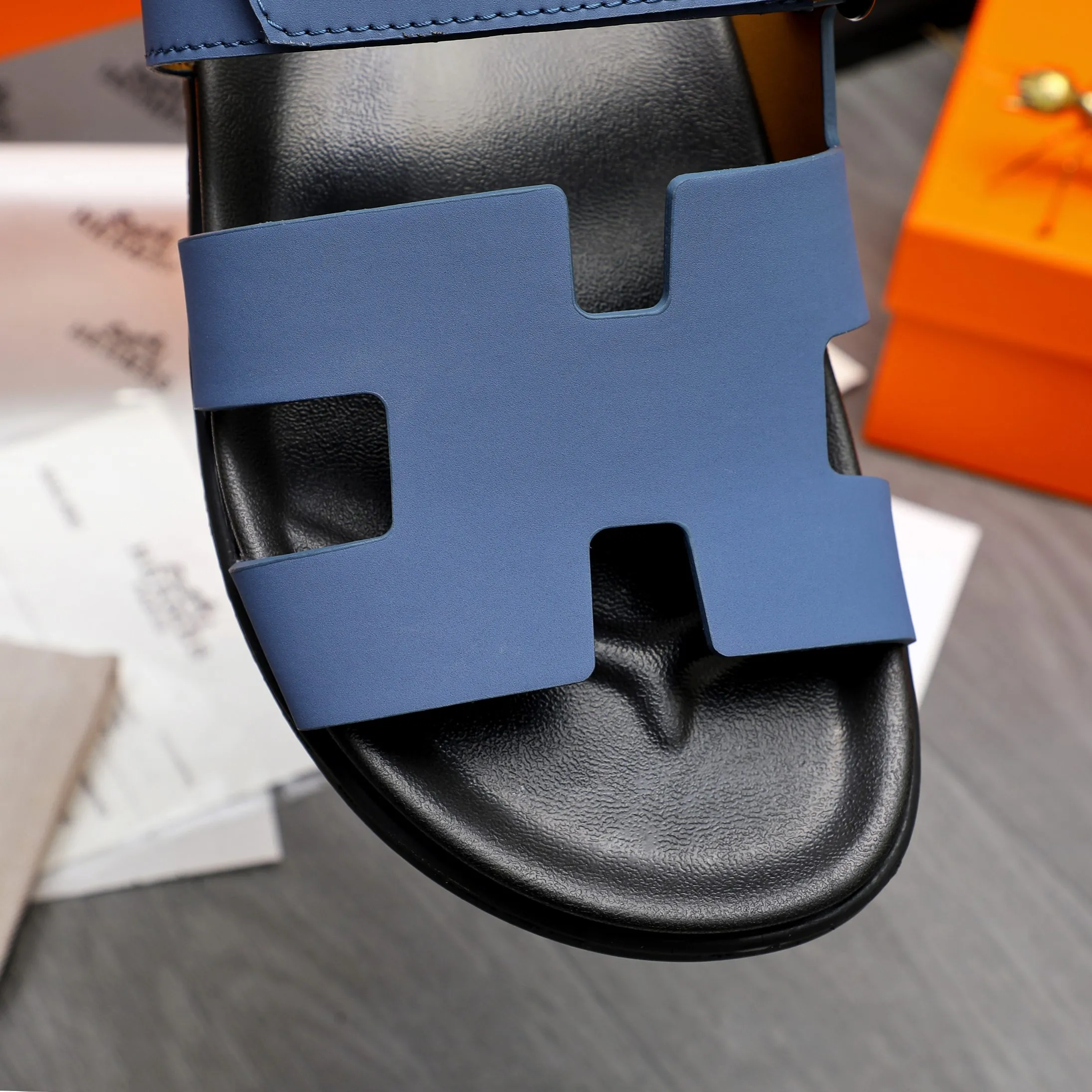 Men's shoes 💰340 Product trademark: Hermes "Hermes" Couple's slippers Regular size: 36-46 Product material: Selected matte cowhide upper, microfiber lining, original outsole